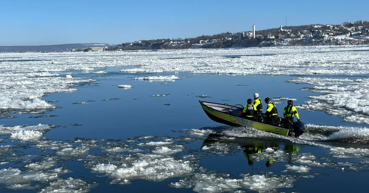 Naviguer à travers la glace